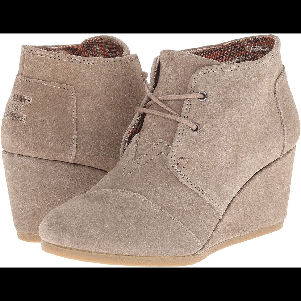 Tom’s taupe suede desert wedge boots 5.5